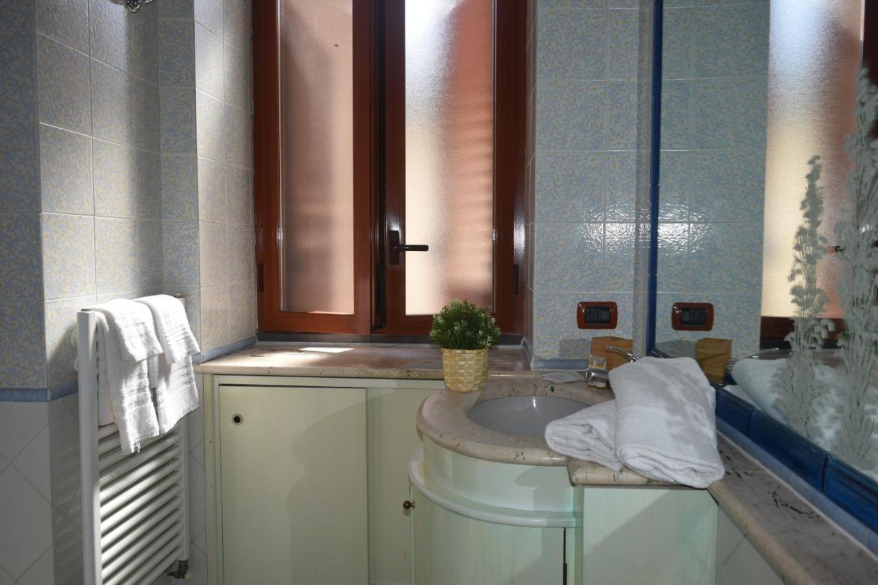 Bed and Breakfast La Finestra sul Mare Ischia Esterno foto