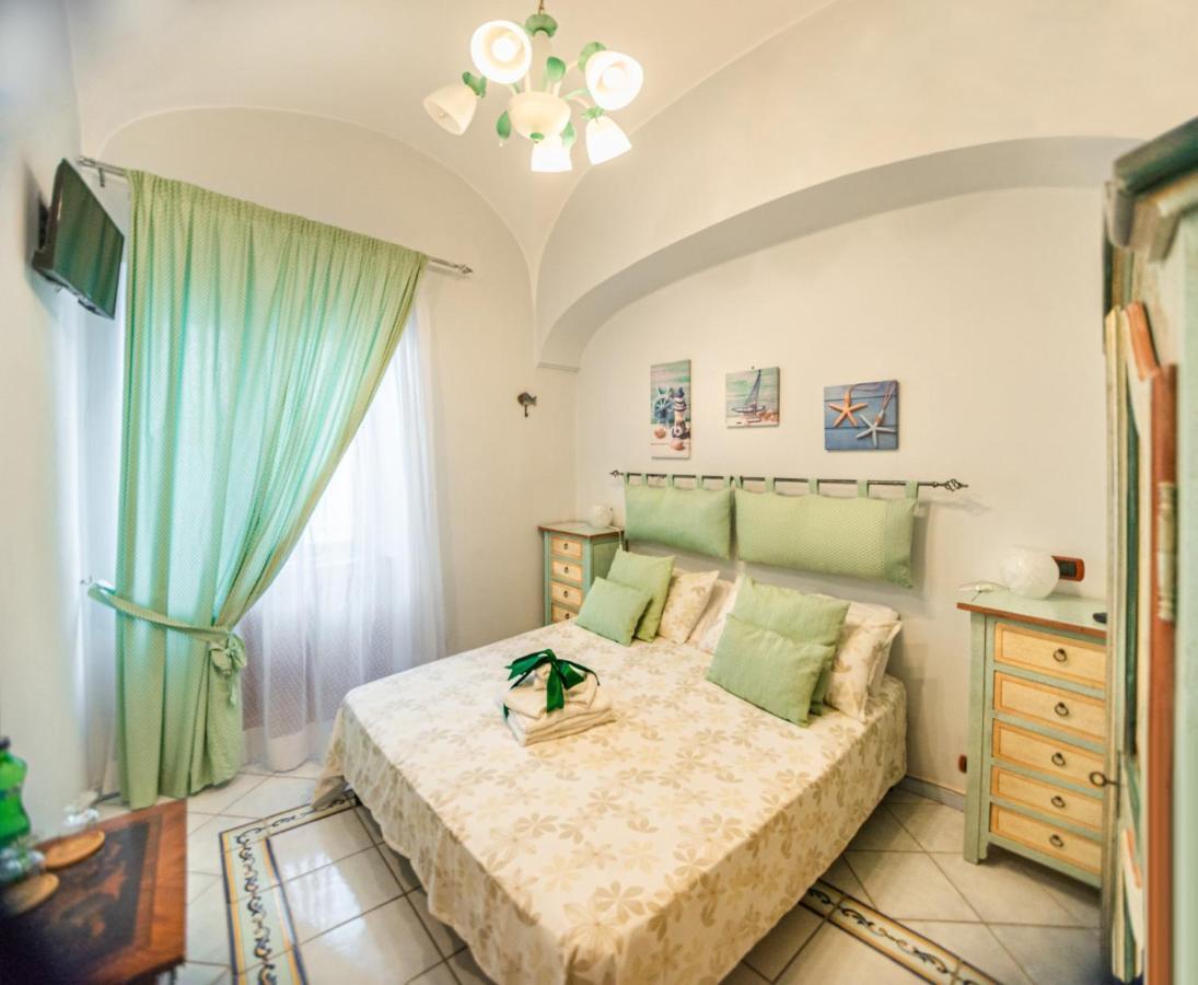 Bed and Breakfast La Finestra sul Mare Ischia Esterno foto