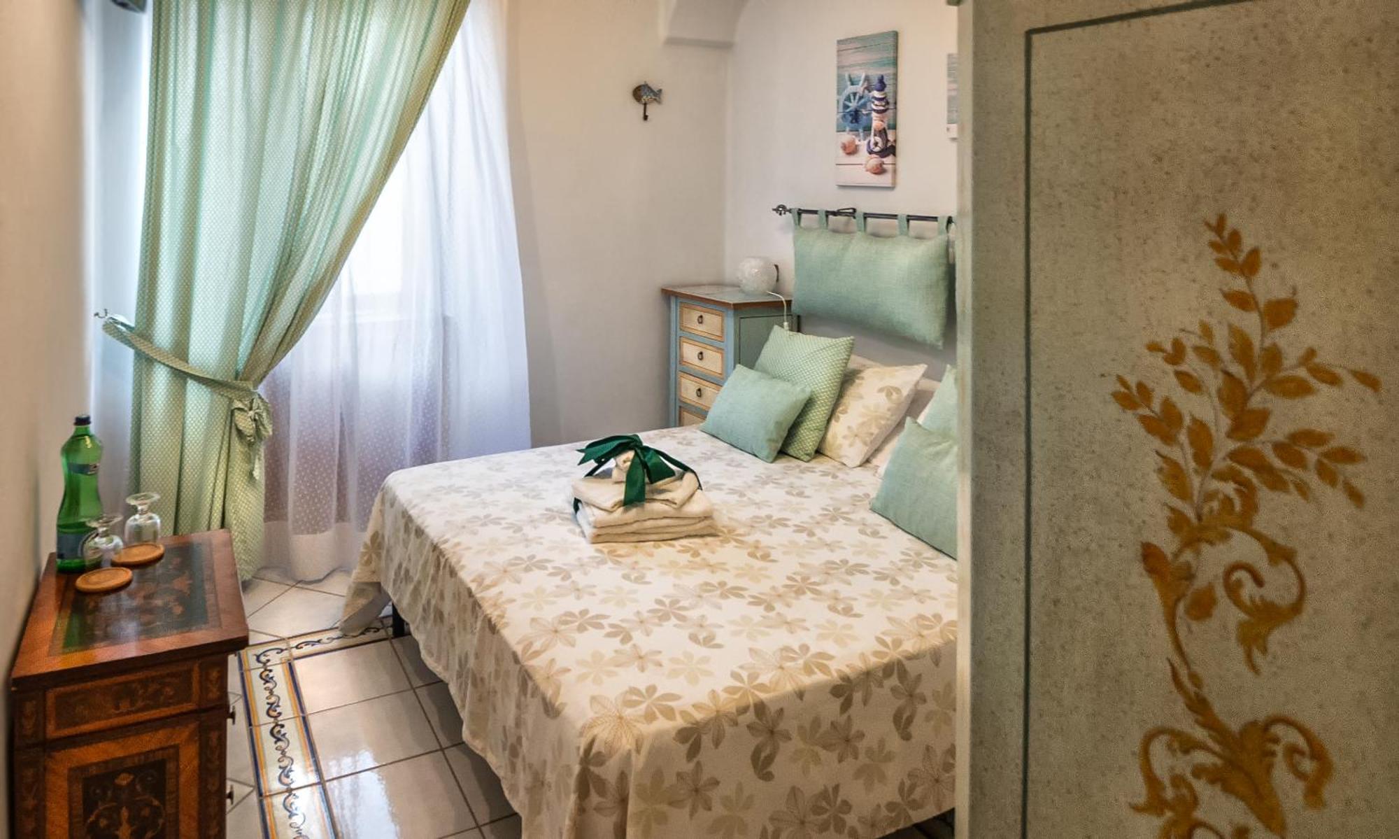 Bed and Breakfast La Finestra sul Mare Ischia Esterno foto